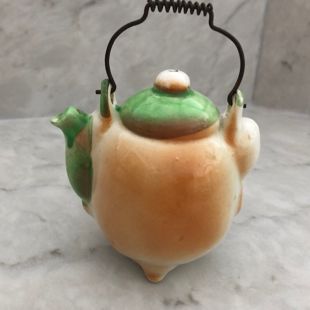 Vintage Japan baseball hat teddy bear teapot salt shaker w metal teapot handle - Picture 5 of 8